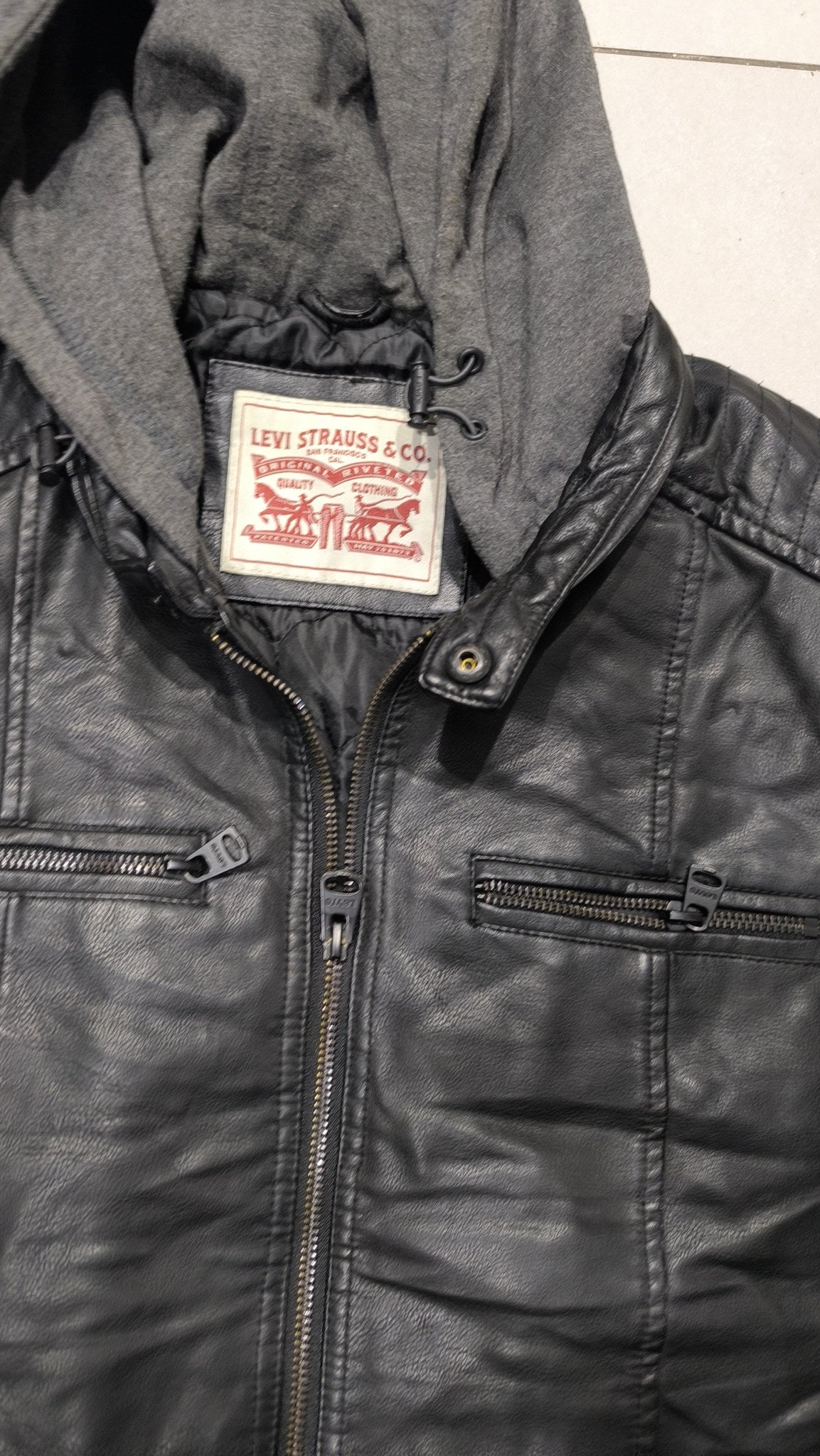 Giacca in pelle con cappuccio Levi Strauss & Co. Vintage Y2K Nera (M) — foto 5