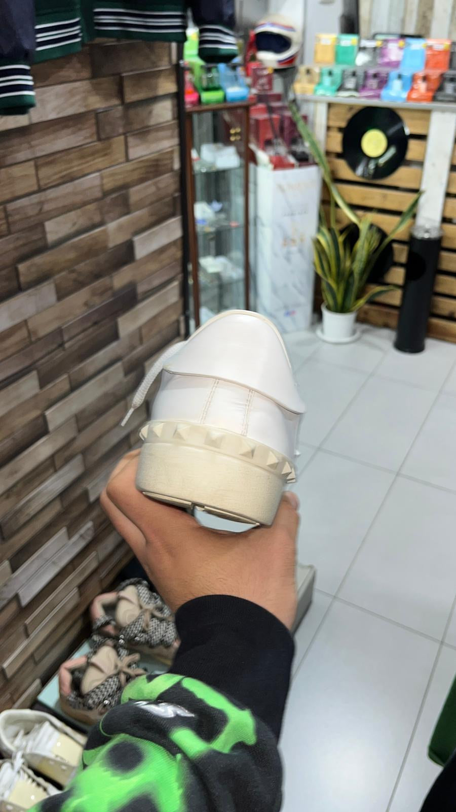 Sneakers Basse Valentino Garavani Borchie Piramidali Bianche Vintage Y2K — foto 4