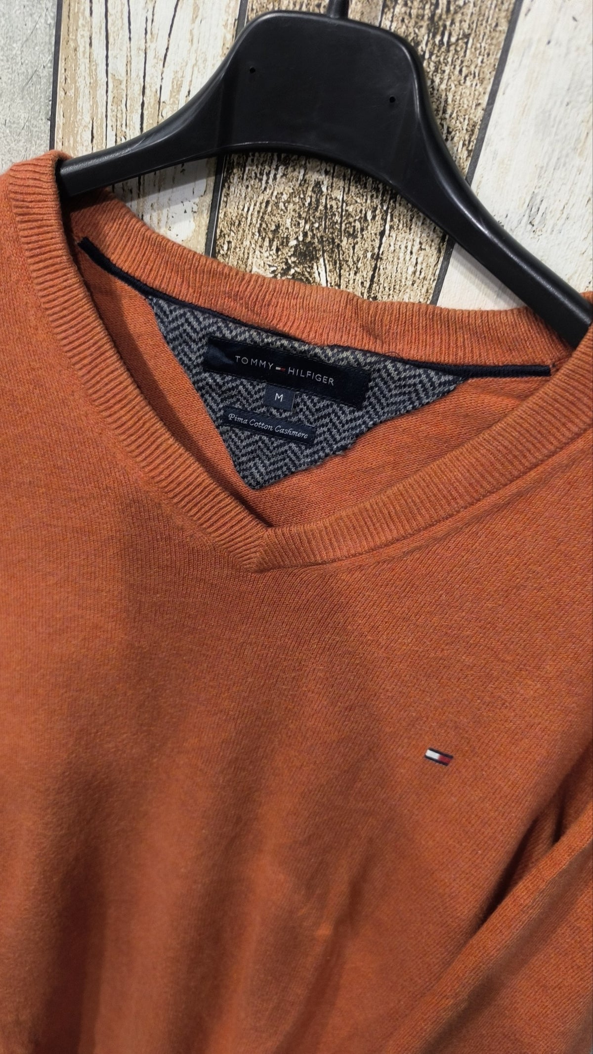 Maglione Tommy Hilfiger scollo a V arancione ruggine Vintage Y2K (M) — foto 4
