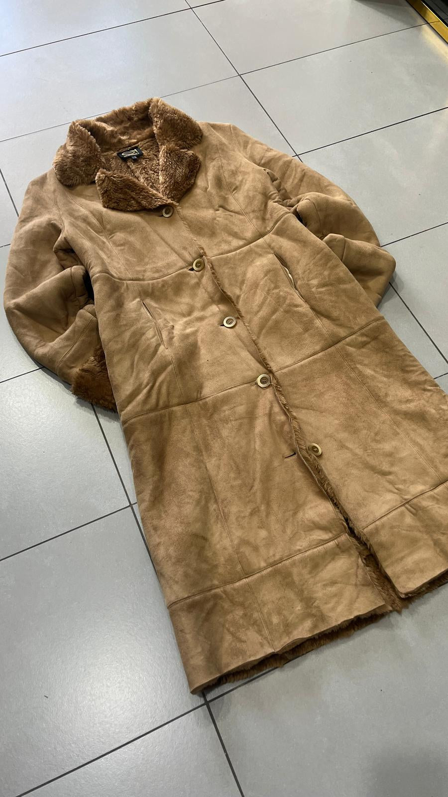 Cappotto lungo effetto montone Effetto suede Camel Beige Vintage Y2K (S) — foto 5