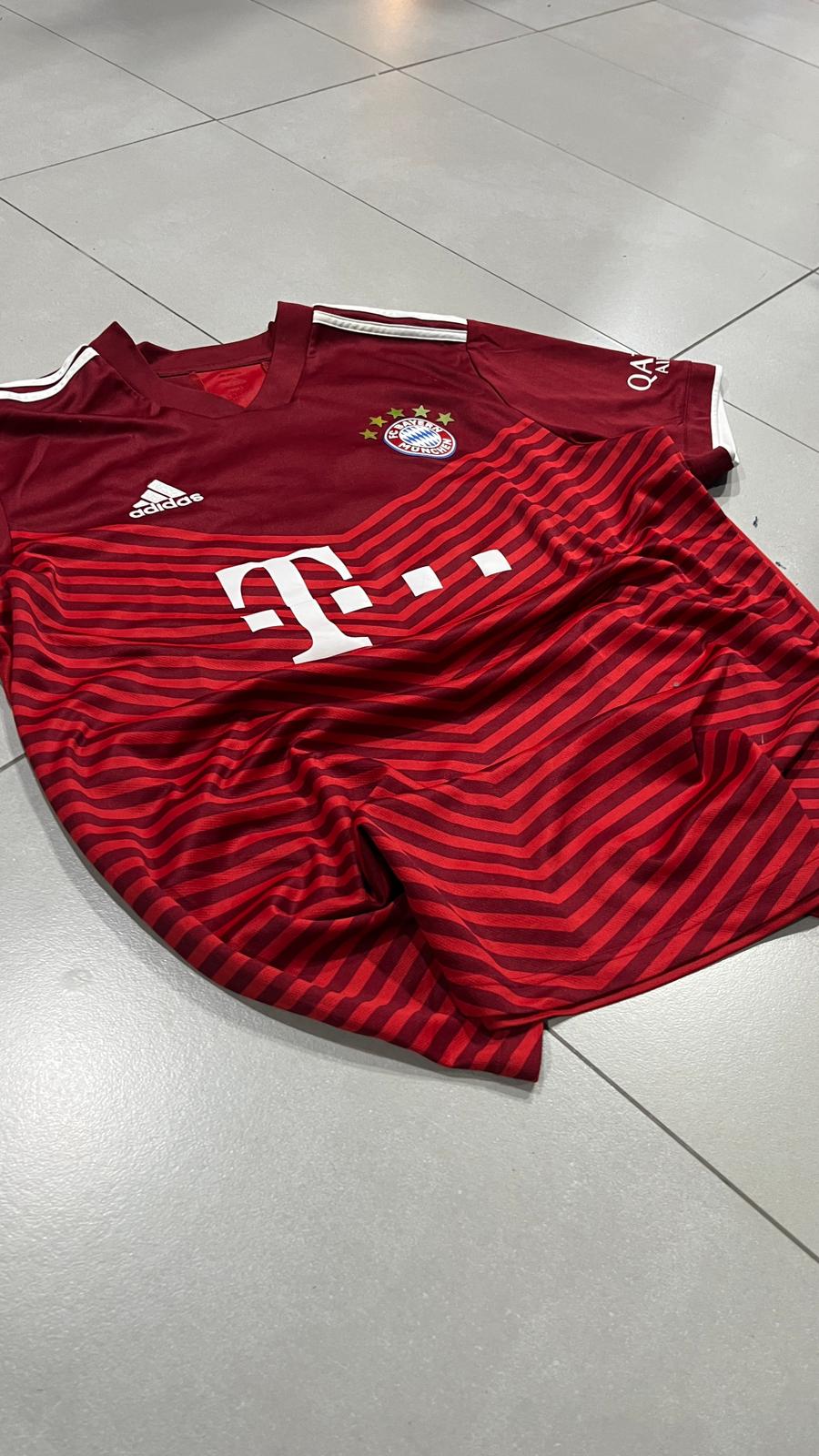 T-Shirt Adidas Bayern Monaco "Stefan 99" Football Vintage Y2K 90s 2000s American Style (L)