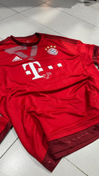 T-Shirt Bayern Monaco Adidas "Boateng 17" Football Vintage Y2K 90s 2000s American Style (XL)