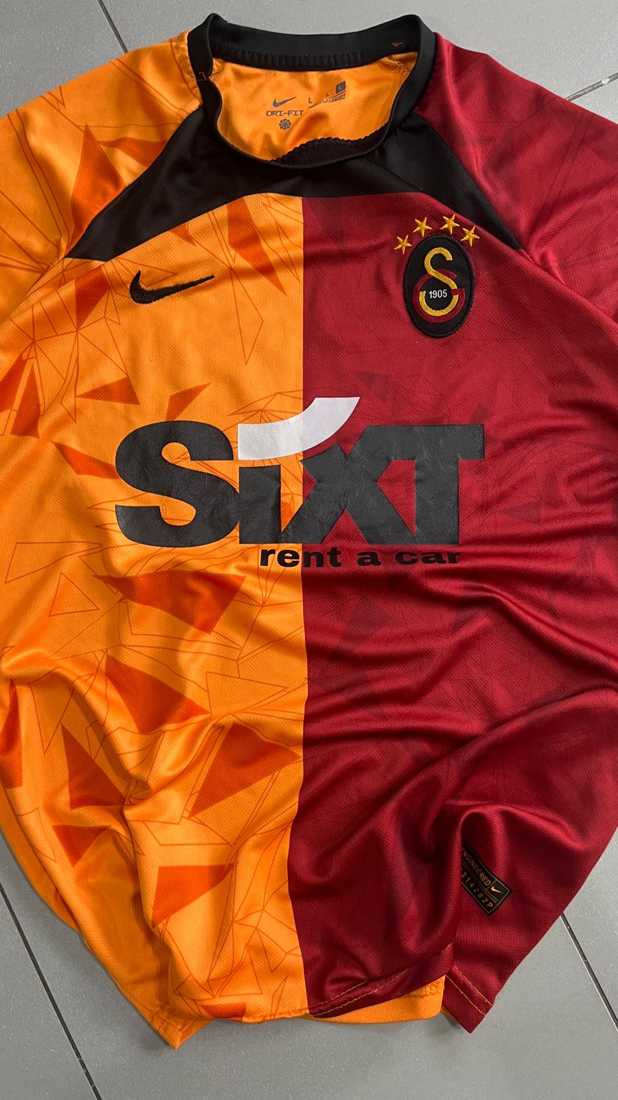 T-Shirt Nike Galatasaray "Icardi 99" Football Vintage Y2K 90s 2000s American Style (L)