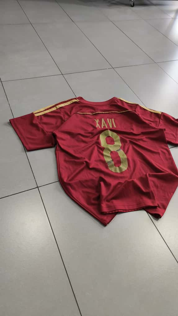 T-Shirt Spain Adidas "Xavi 8" Football Vintage Y2K 90s 2000s American Style (S)