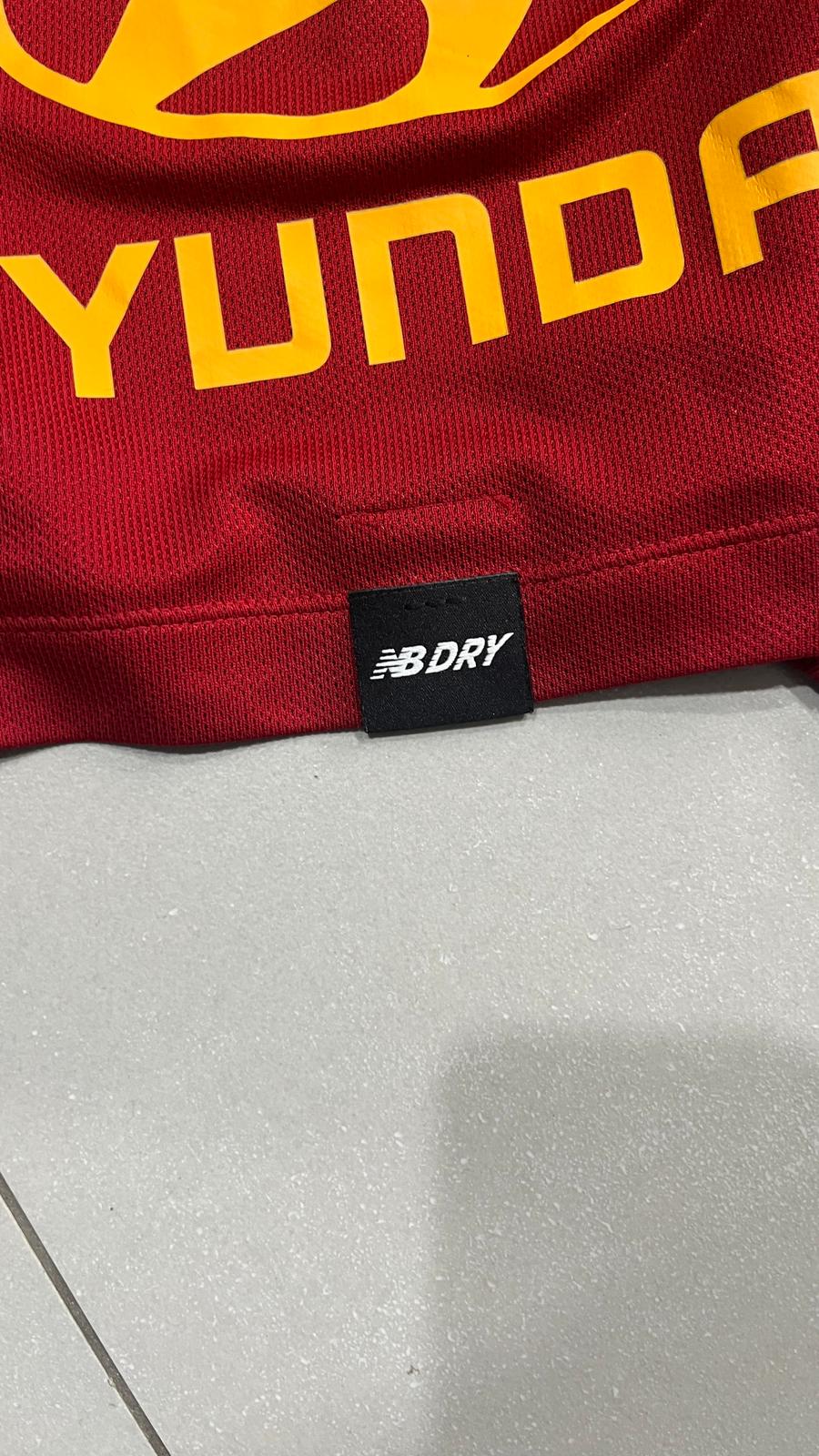 T-Shirt New Balance x AS Roma "Mourinho 1" Football Vintage Y2K 90s 2000s American Style (M)