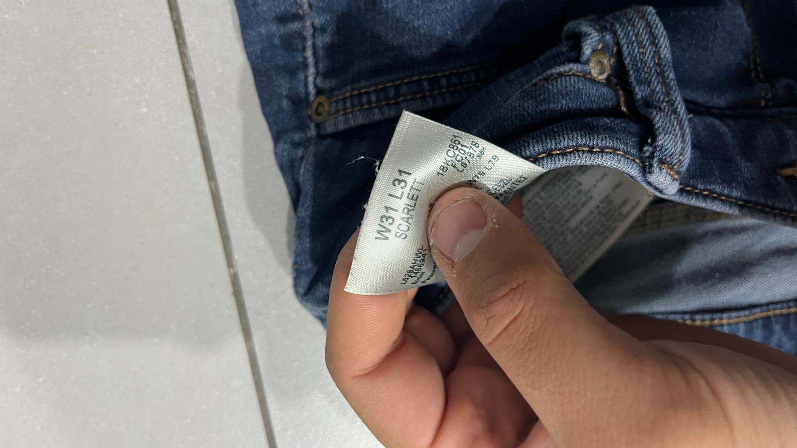 Denim Lee Skinny Fit  (M)