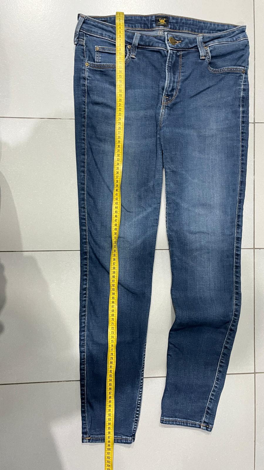Denim Lee Skinny Fit  (M)