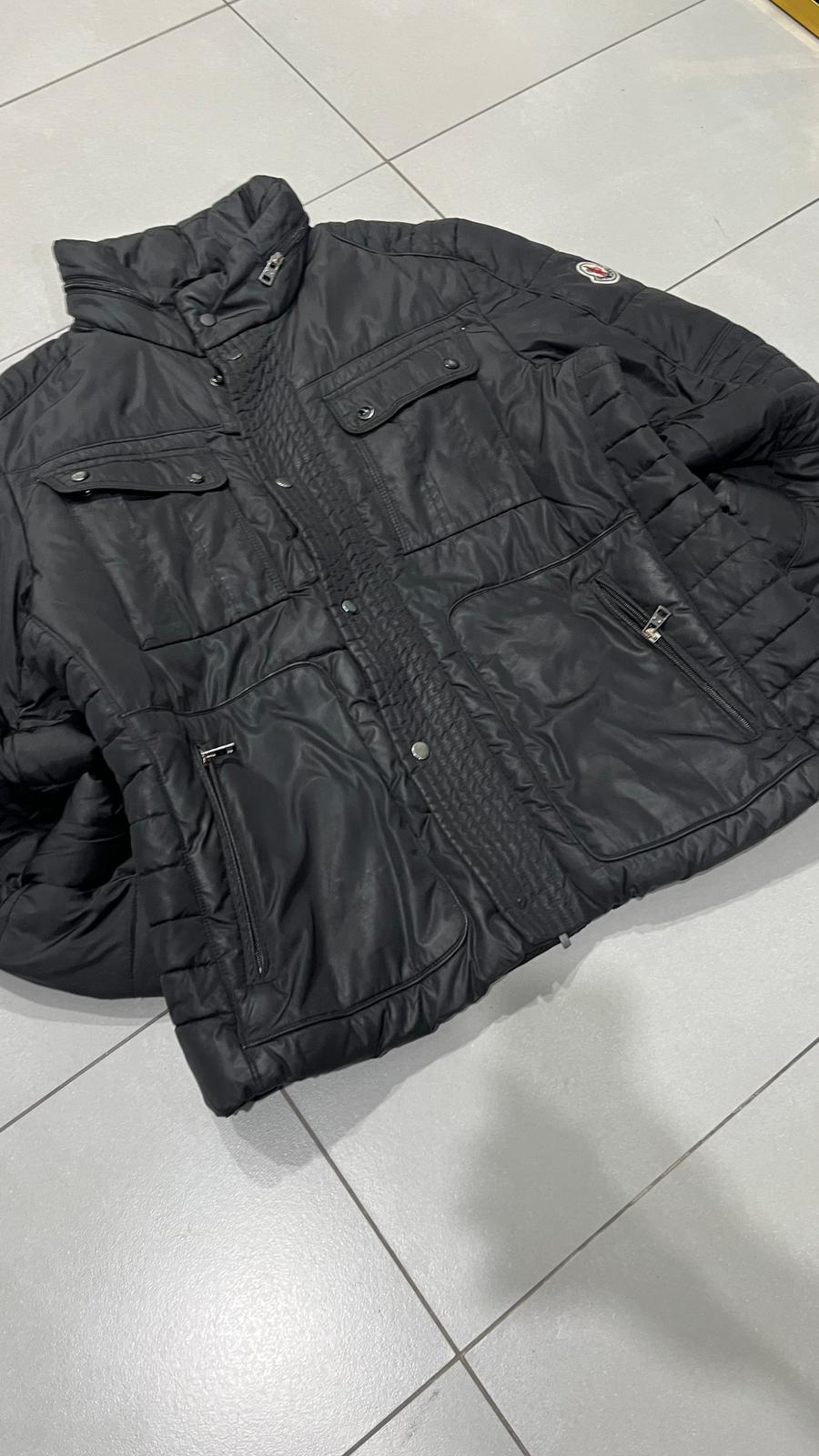 Giubbino Moncler Nero con Logo (XL) da Donna