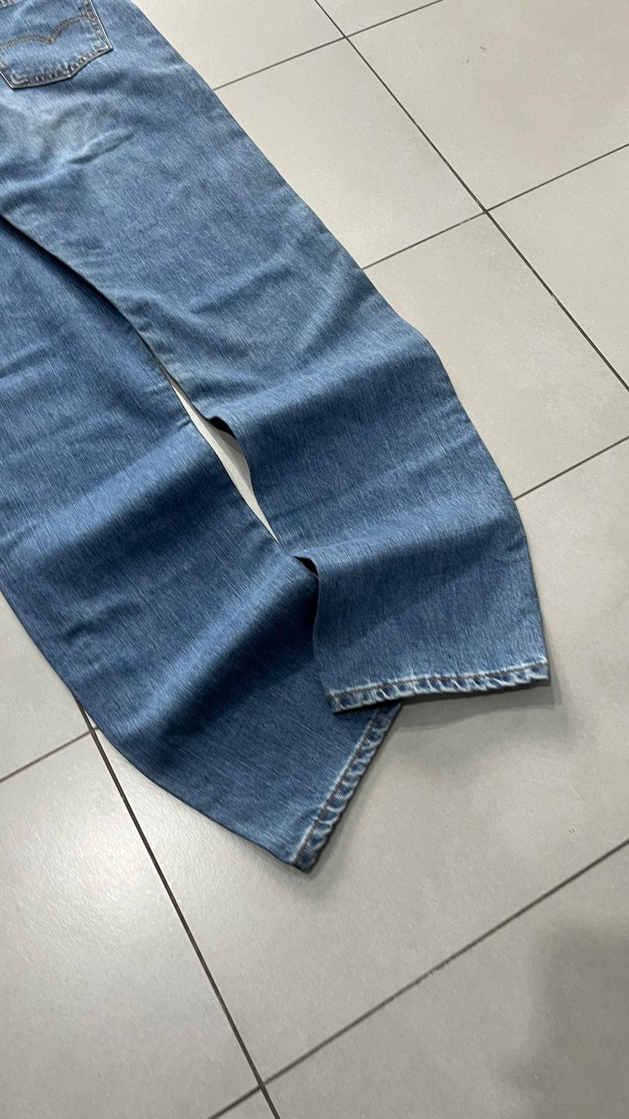 Denim Jeans Levis Straight Fit (M)