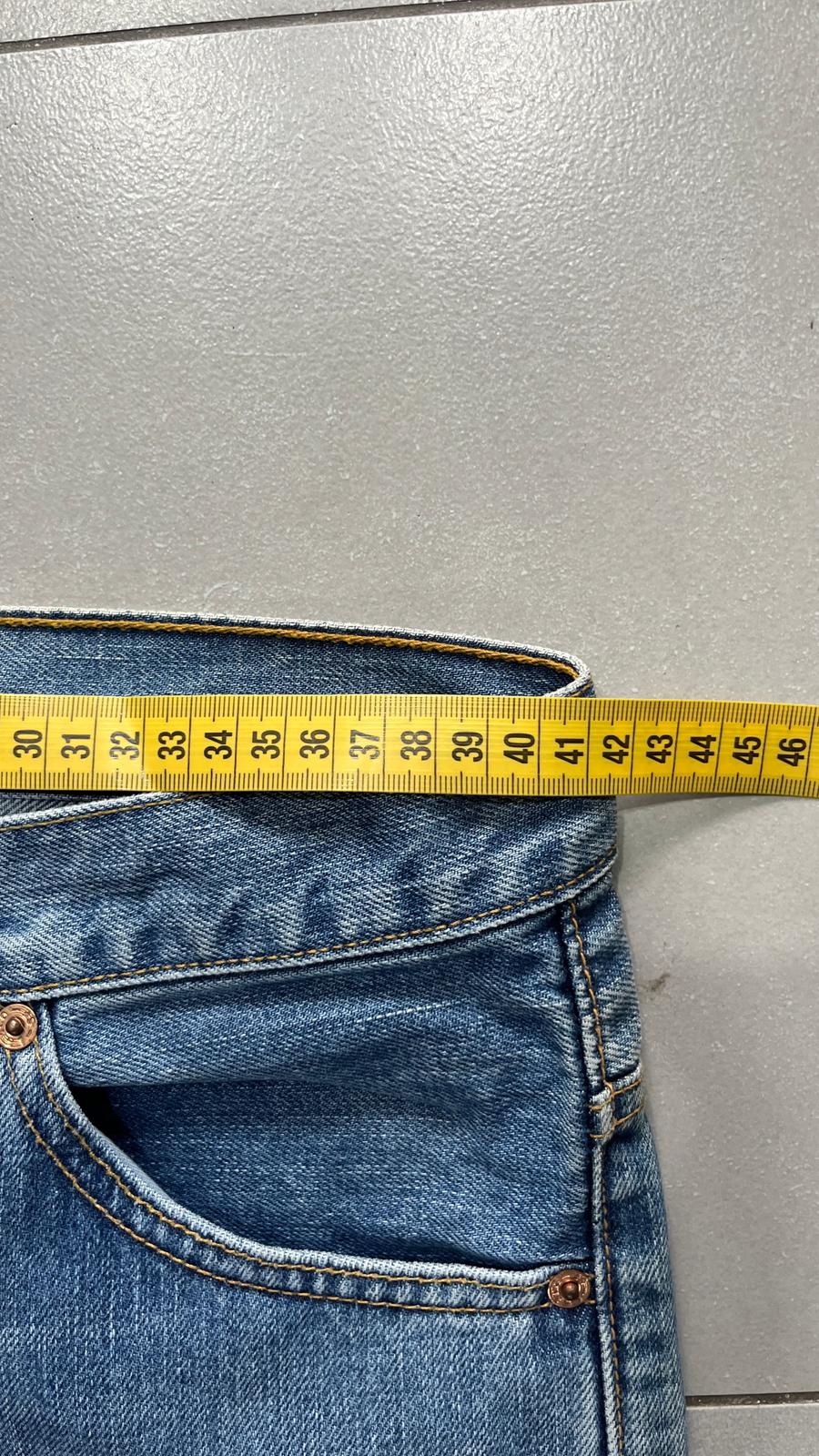 Denim Jeans Levis Straight Fit (M)