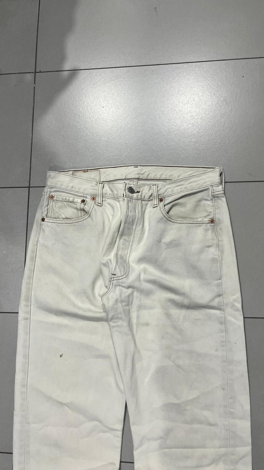 Denim Levis 501 Sfrangiato Straight Fit White (M)