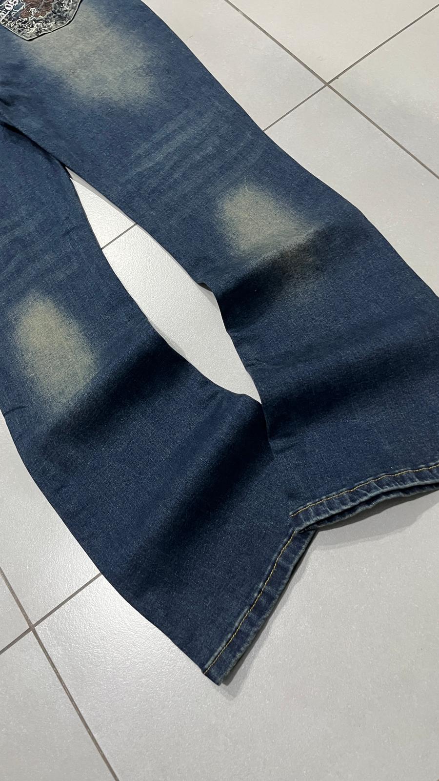 Denim Jeans Svasati BootCut Low Waist Embroidered Washed (XS)
