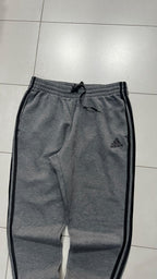Pantatuta Grigio Adidas con Bande Laterali Nere Elastico sul Fondo (L)