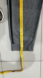 Pantatuta Grigio Adidas con Bande Laterali Nere Elastico sul Fondo (L)