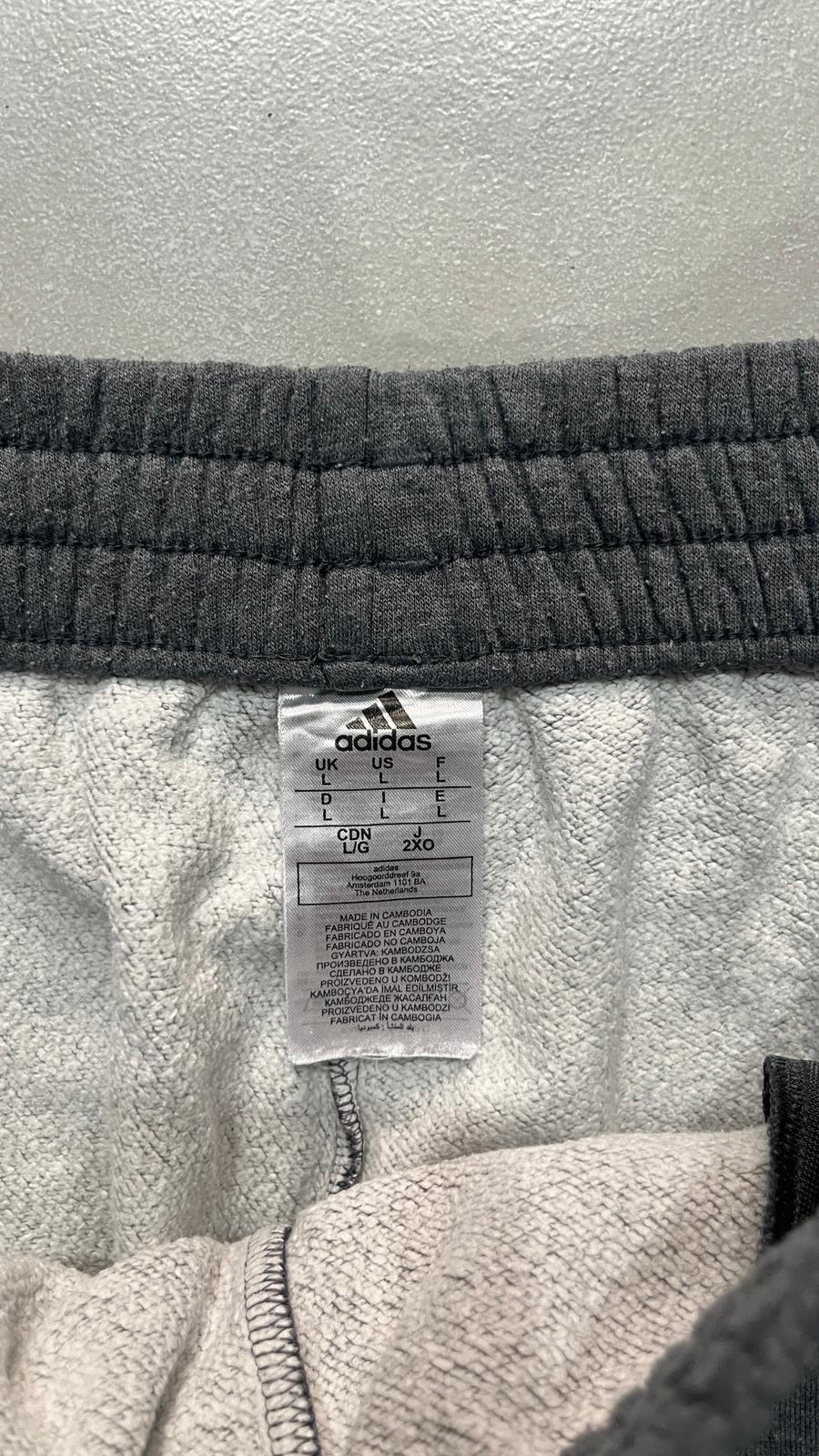 Pantatuta Grigio Adidas con Bande Laterali Nere Elastico sul Fondo (L)