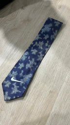 Cravatta Nike Custom con Swoosh Ricamato