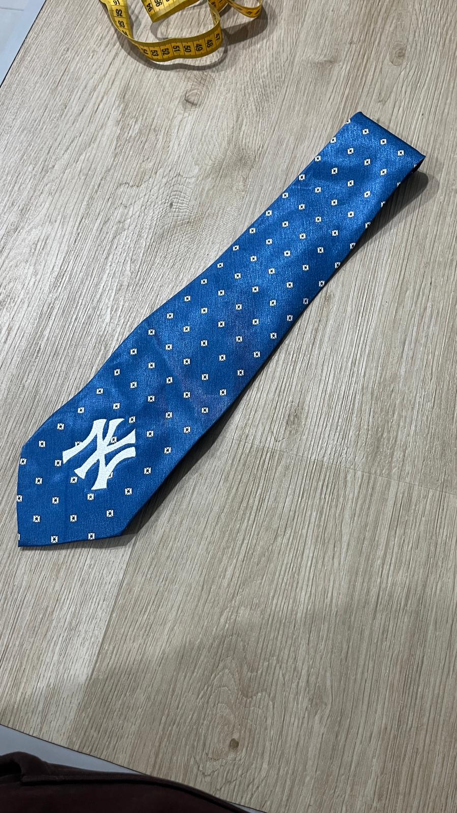 Cravatta New York Yankees Custom con Logo Ricamato NY