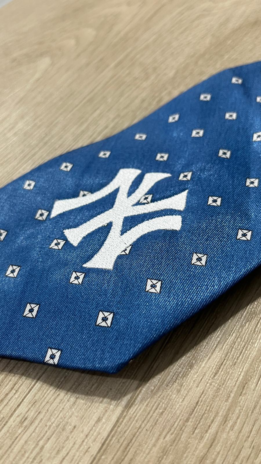 Cravatta New York Yankees Custom con Logo Ricamato NY