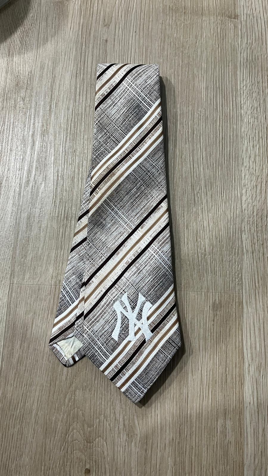 Cravatta New York Yankees Custom con Logo Ricamato NY