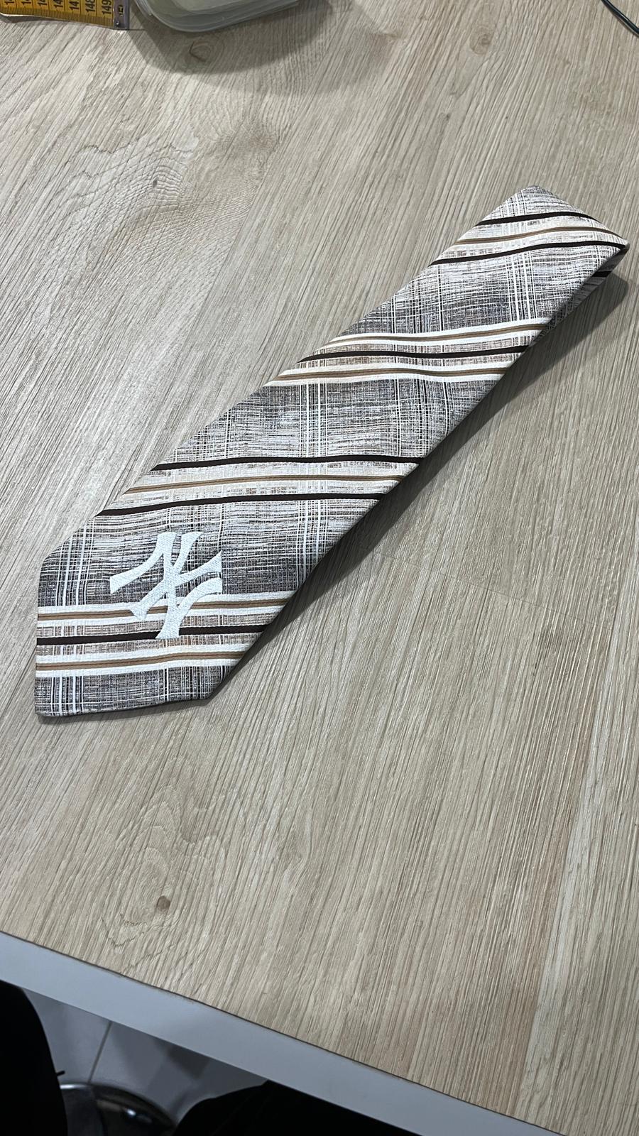 Cravatta New York Yankees Custom con Logo Ricamato NY