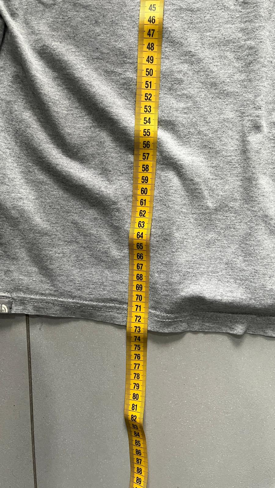 T-Shirt The North Face Grigia con Stampa (L)