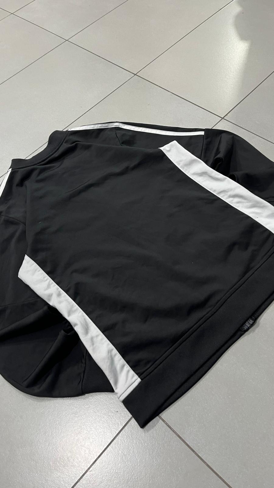 TrackJacket Adidas Nera con Zip (L Bambino - veste una S Donna)