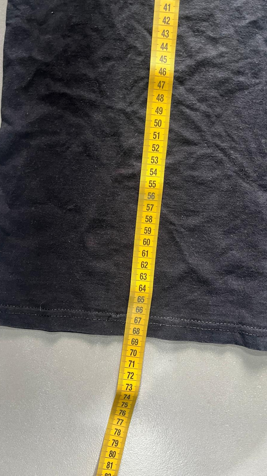T-Shirt Nera con Stampa Hogwarts (S)