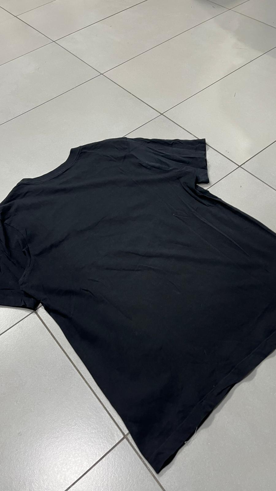 T-Shirt Nike Printed - Nera con Stampa Rossa Swoosh (M)
