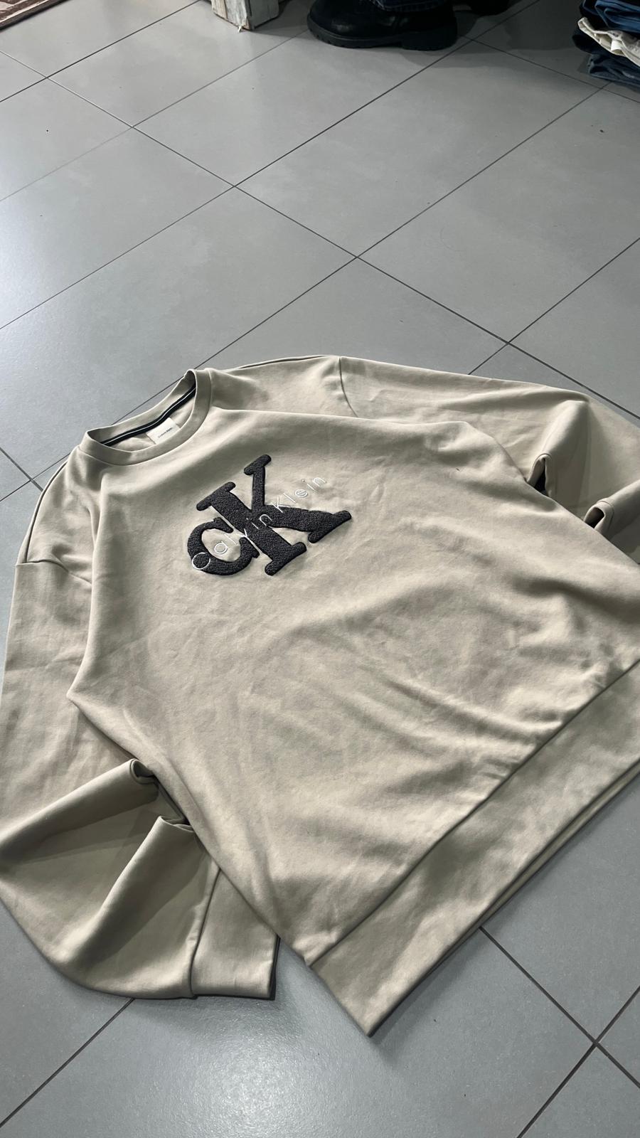 Felpa Girocollo Beige Calvin Klein con Ricamo Frontale (XXL)