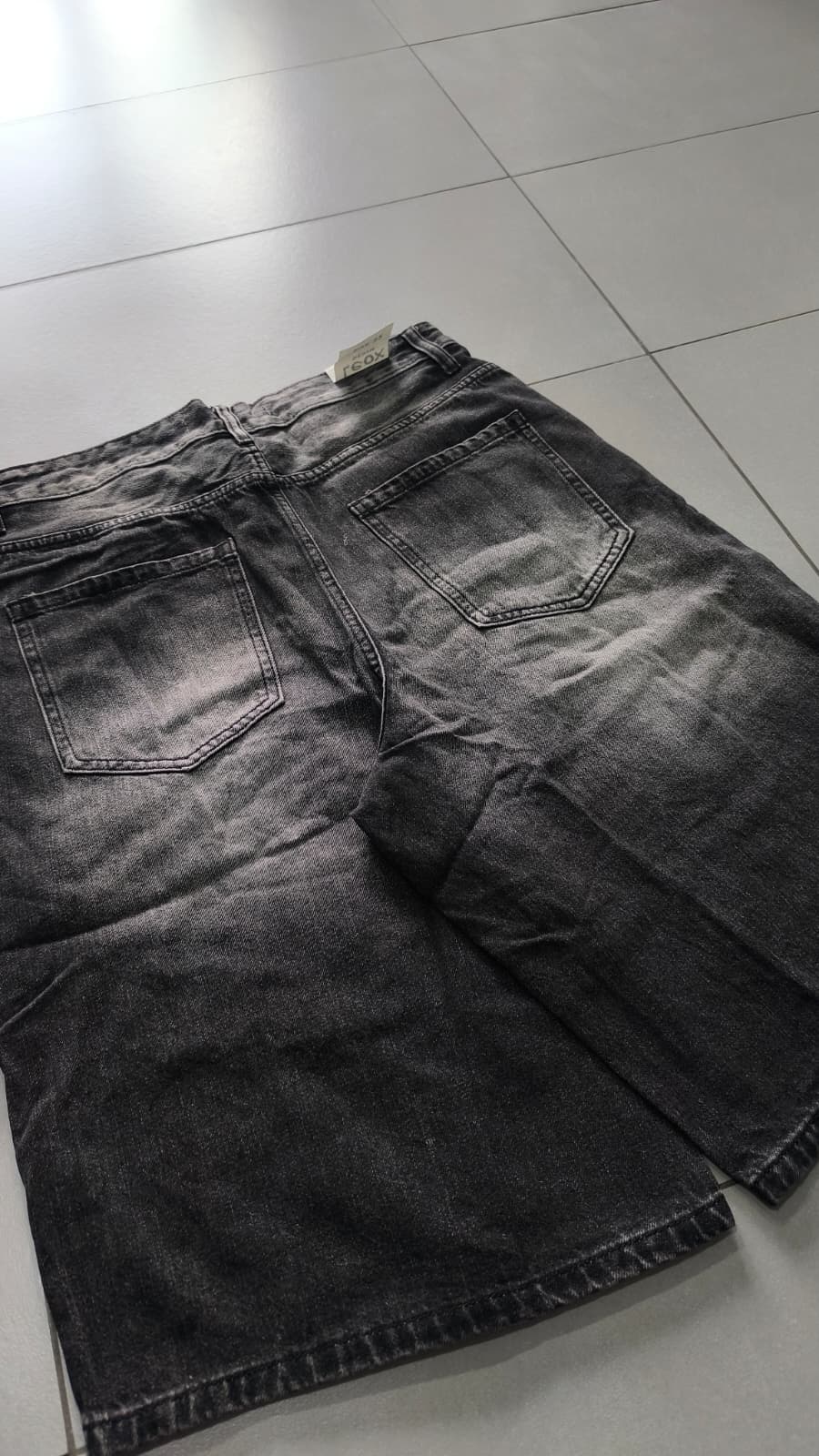 Jorts Leox denim nero baggy distressed streetwear Vintage Y2K Particular