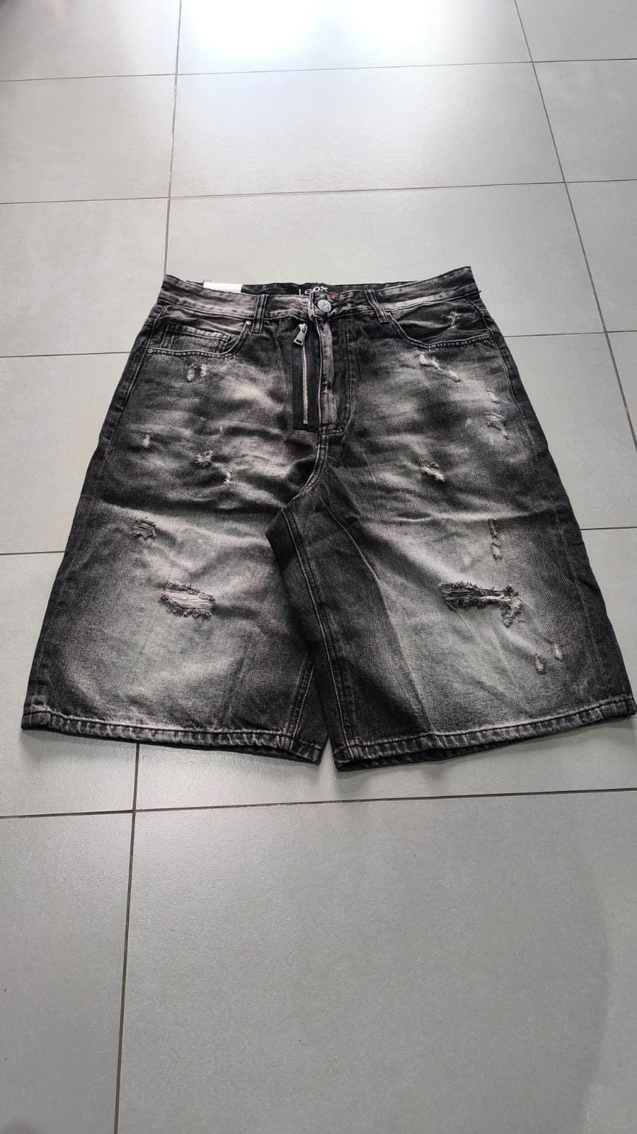 Jorts Leox denim nero baggy distressed streetwear Vintage Y2K Particular