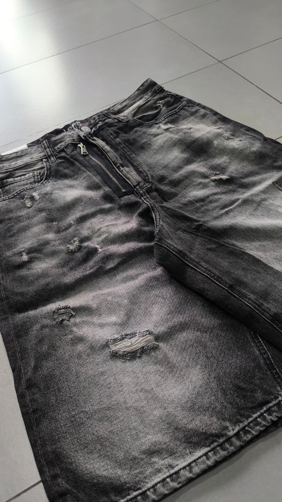 Jorts Leox denim nero baggy distressed streetwear Vintage Y2K Particular