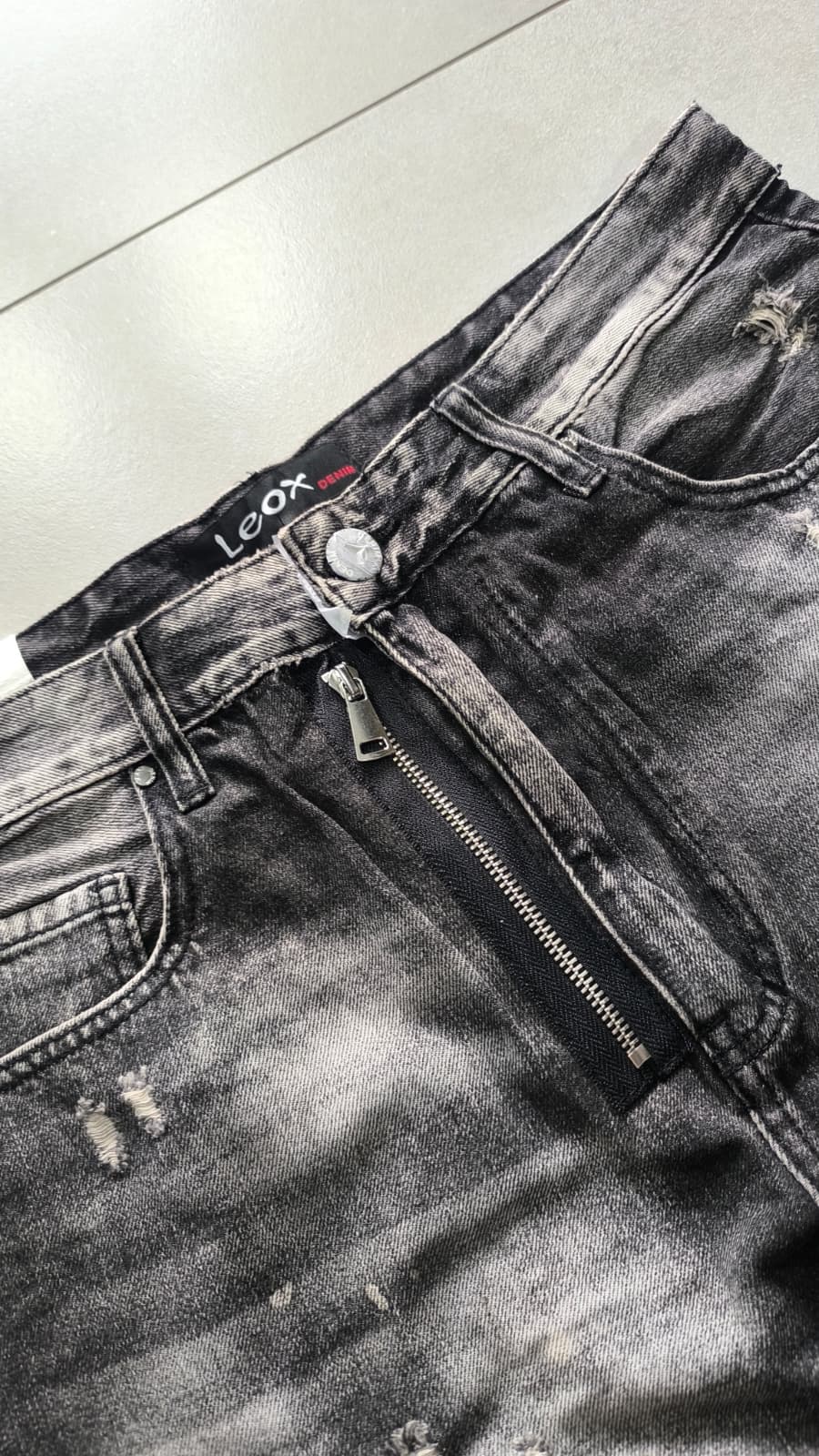 Jorts Leox denim nero baggy distressed streetwear Vintage Y2K Particular