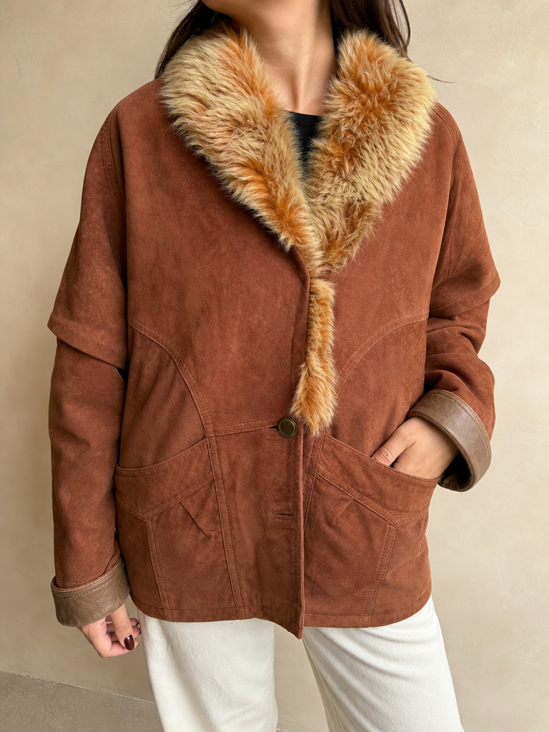 Giacca Pelle Marrone Collo Pelliccia Vintage Y2K Donna (M) - indossata fronte