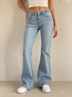 Denim Jeans Svasati Bootcut Fit Light Blue Vintage Y2K Donna (XS) - indossata fronte