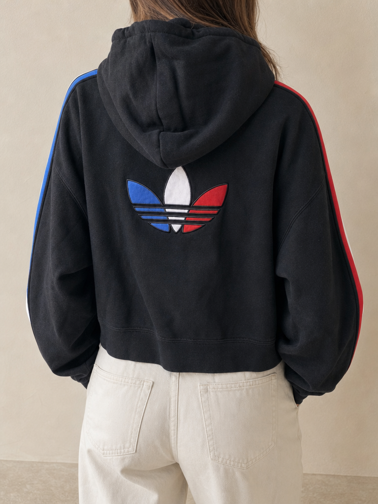 Felpa Adidas Corta Con Cappuccio Nero Blu Rosso Bianco Vintage Y2K Donna - indossata retro