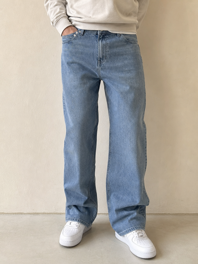 Denim Jeans Bootcut Embroidered Light Blue Vintage Y2K Uomo (S) - indossata fronte