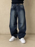 Denim Jeans Enyce Embroidered Washed Baggy Fit Vintage Y2K Uomo - indossata fronte