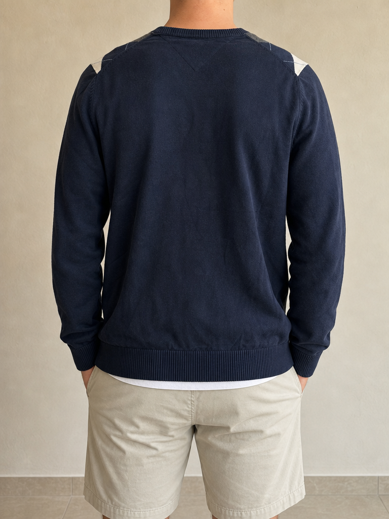 Maglione Tommy Hilfiger Scollo a V Argyle Blu navy Vintage Y2K (M) - indossata retro