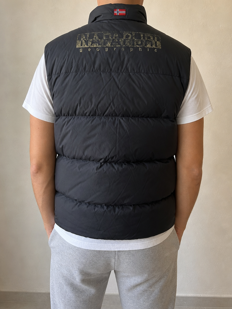 Giacca Giubbino Smanicato Napapijri Nero Printed Vintage Y2K Uomo (XL) - indossata retro