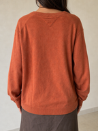 Maglione Tommy Hilfiger scollo a V arancione ruggine Vintage Y2K (M) - indossata retro