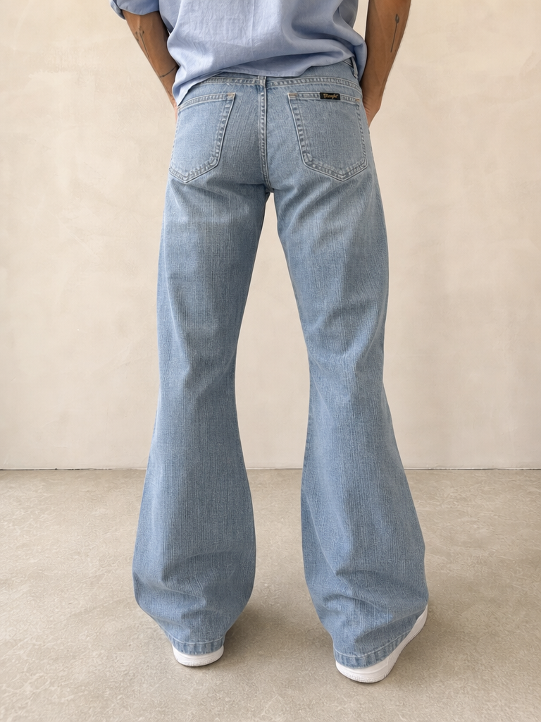 Denim Jeans Wrangler BootCut Fit - Jeans Svasati Vintage Y2K Uomo (XS) - indossata retro