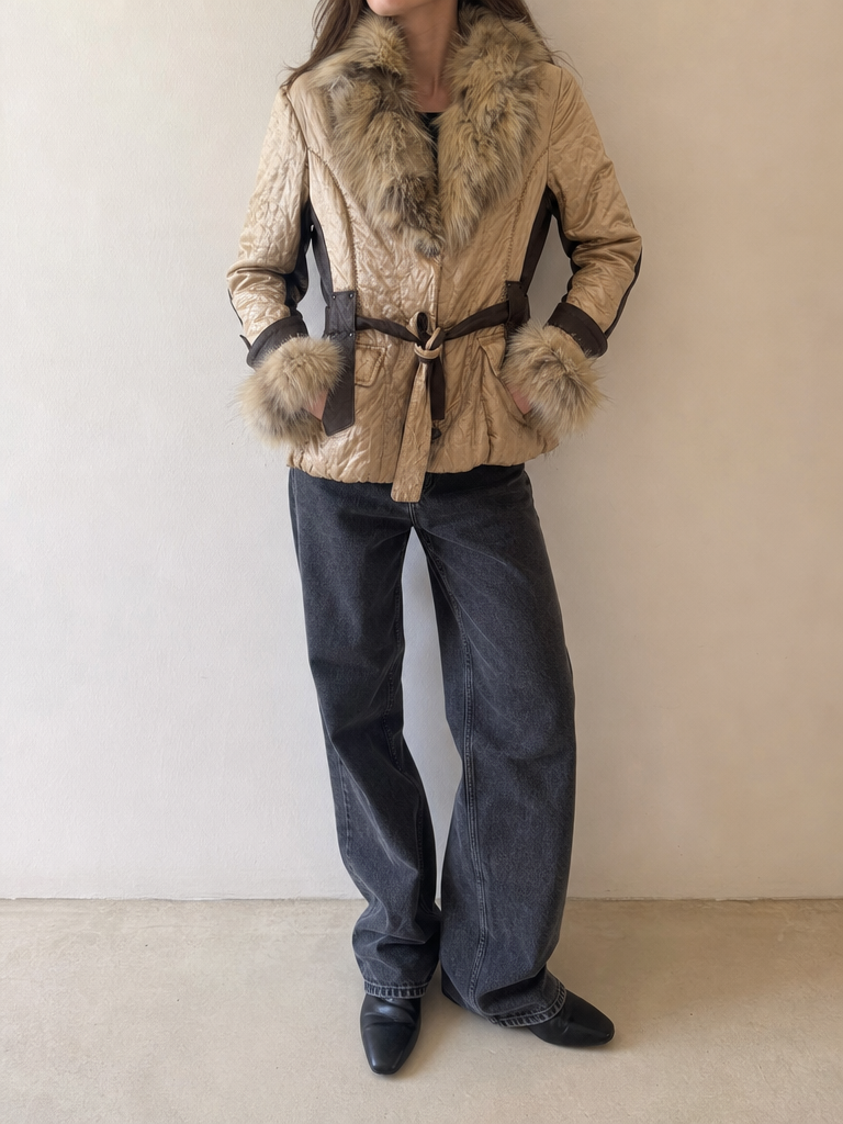 Giacca imbottita BRU MODE PARIS cintura e pelliccia Vintage Y2K (S) - indossata fronte