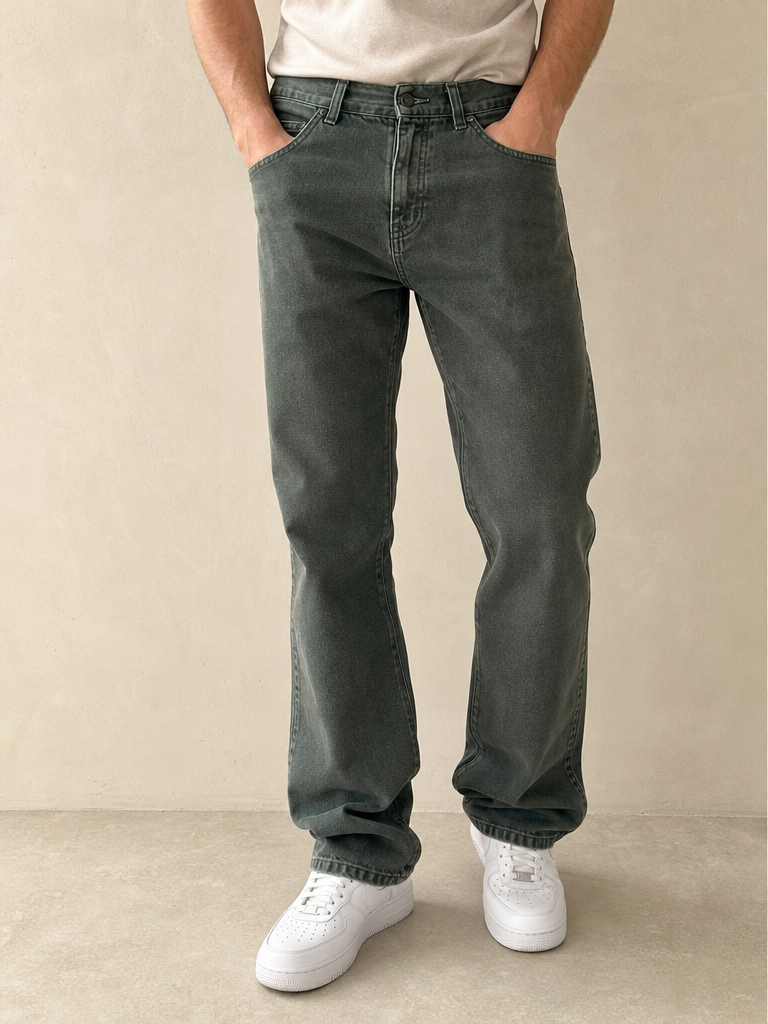 Denim Jeans Wrangler NEW Verde Cachi Bootcut Fit - Jeans Svasati Vintage Y2K Uomo (S) - indossata fronte