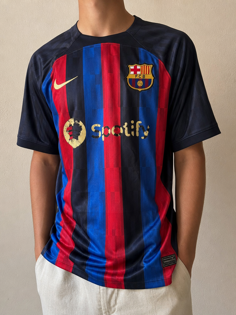 T-Shirt Nike x Barcellona - Barca - Football 90s 2000s American Style Vintage Y2K (L) - indossata fronte