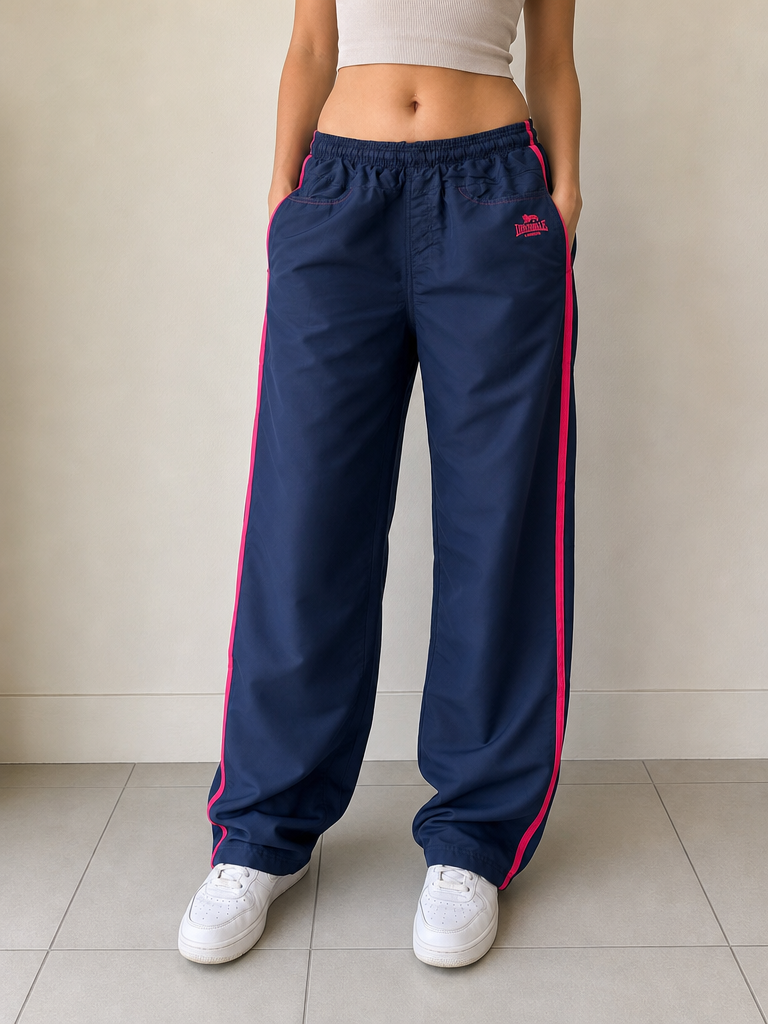 Lonsdale Pantaloni TrackPants Everlast Blu / Rosa Super Baggy Acetato Vintage Y2K Donna (S) - indossata fronte