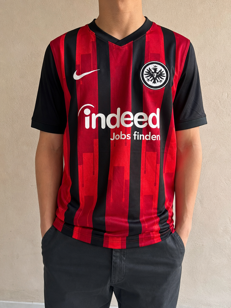 T-Shirt Nike x Frankfurt "Silva 33" Football 90s 2000s American Style Vintage Y2K (M) - indossata fronte