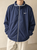 Giacca a vento Nike Zip intera Collo alto Blu navy Vintage Y2K (XXL) - indossata fronte