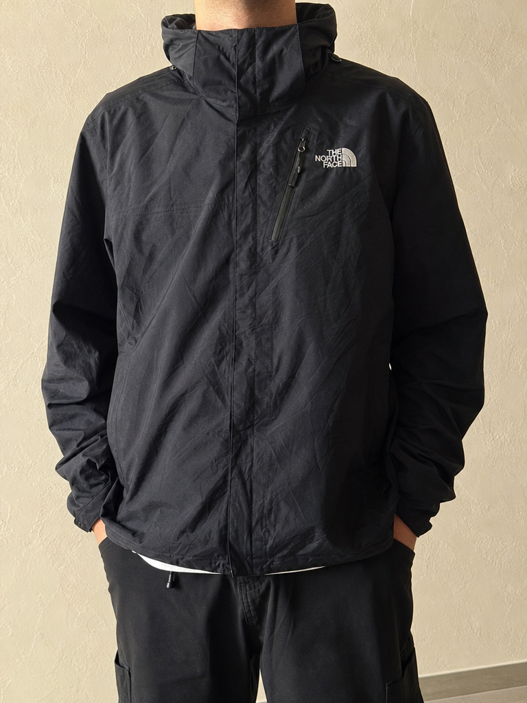 Giacca Giubbino The North Face Piumino Nero Vintage Y2K Uomo (L) - indossata fronte
