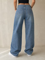 Denim Jeans Washed Blue Baggy Fit Vintage Y2K Donna - indossata retro